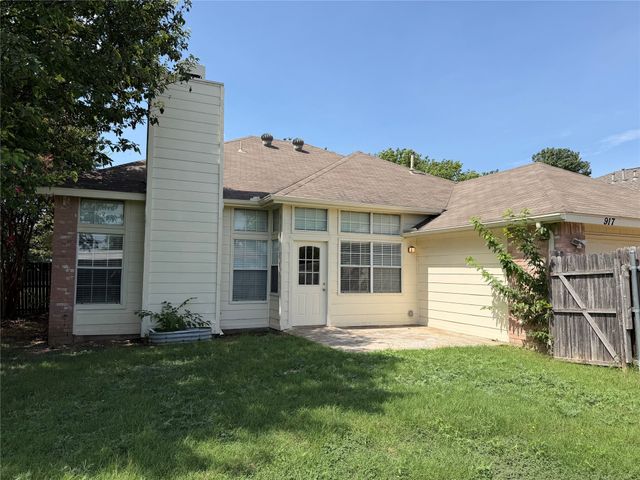 917 Dawson Street, Cedar Hill, TX 75104