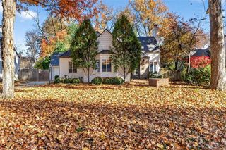 5509 Norwood Road, Fairway, KS 66205