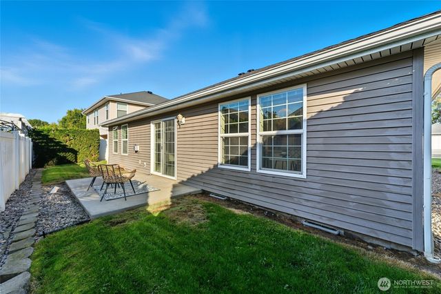 716 SE Songbird Lane, College Place, WA 99324