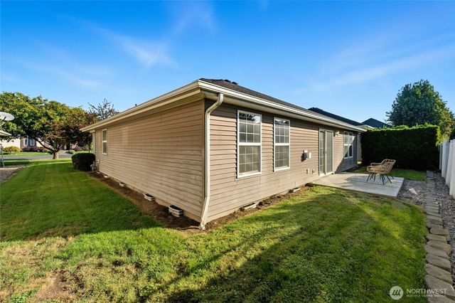 716 SE Songbird Lane, College Place, WA 99324