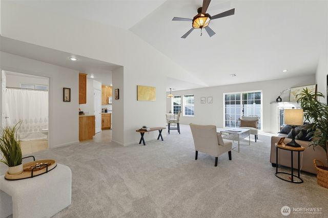 716 SE Songbird Lane, College Place, WA 99324