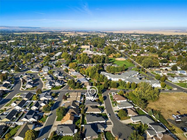 716 SE Songbird Lane, College Place, WA 99324