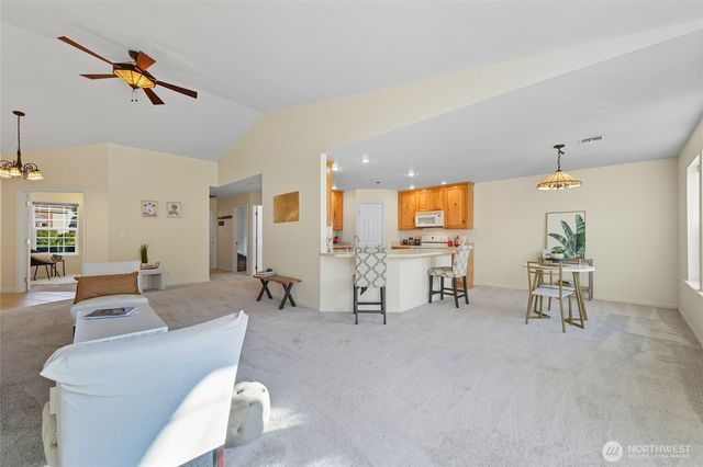 716 SE Songbird Lane, College Place, WA 99324