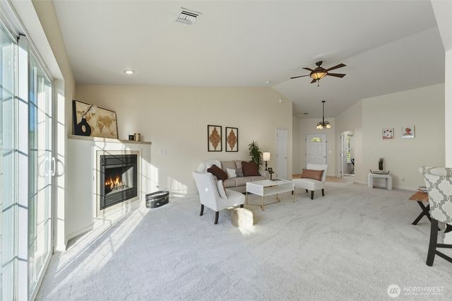 716 SE Songbird Lane, College Place, WA 99324