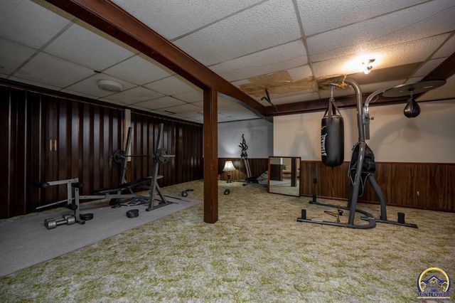 1925 SW Arrowhead RD, Topeka, KS 66604