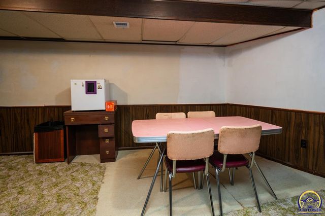 1925 SW Arrowhead RD, Topeka, KS 66604