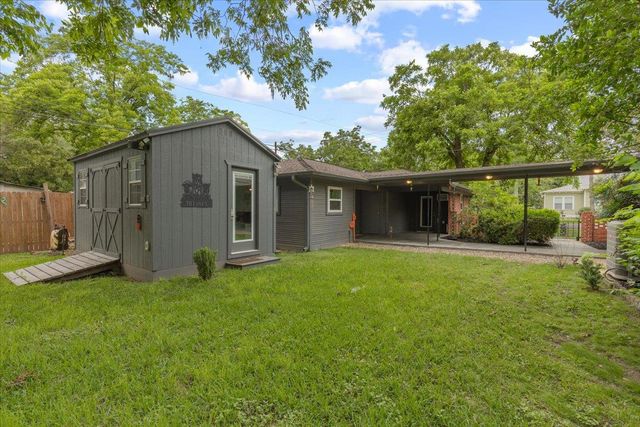 607 Short ST, Smithville, TX 78957