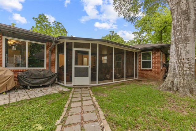607 Short ST, Smithville, TX 78957