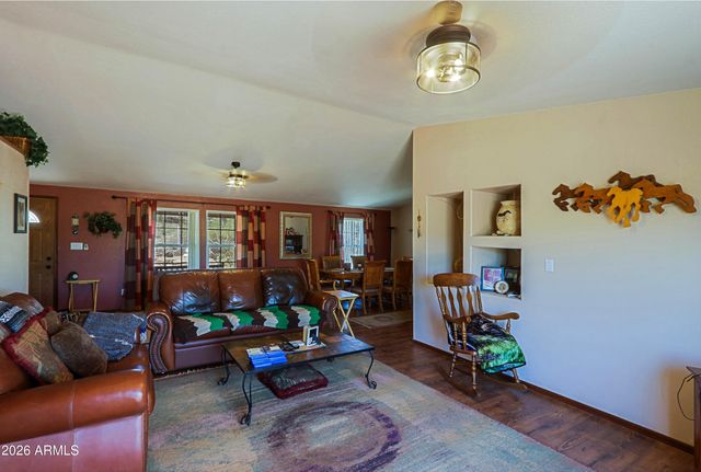 42721 N 14 Street, New River, AZ 85087