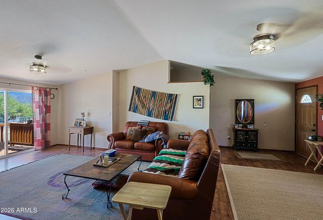 42721 N 14 Street, New River, AZ 85087