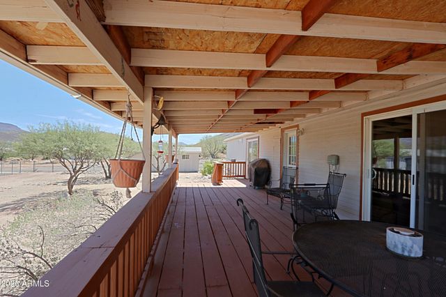 42721 N 14 Street, New River, AZ 85087
