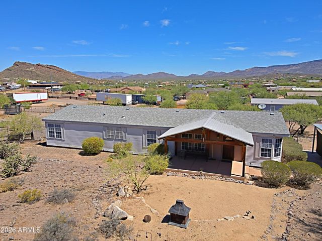 42721 N 14 Street, New River, AZ 85087