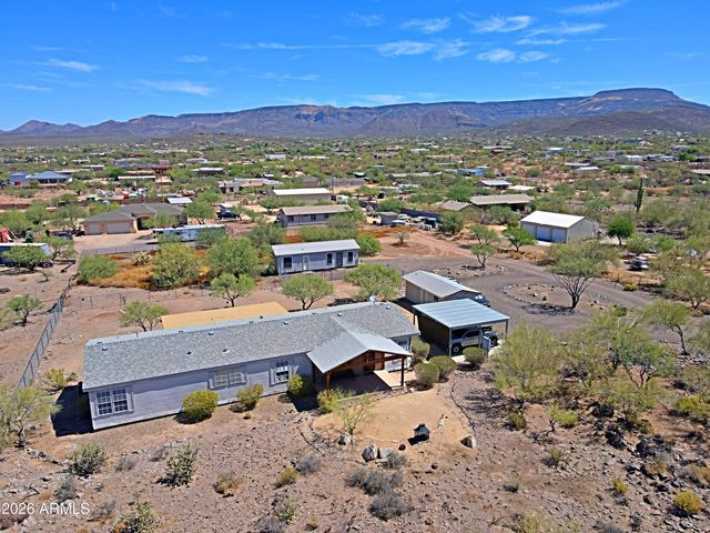 42721 N 14 Street, New River, AZ 85087