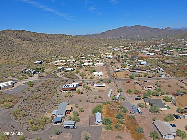 42721 N 14 Street, New River, AZ 85087