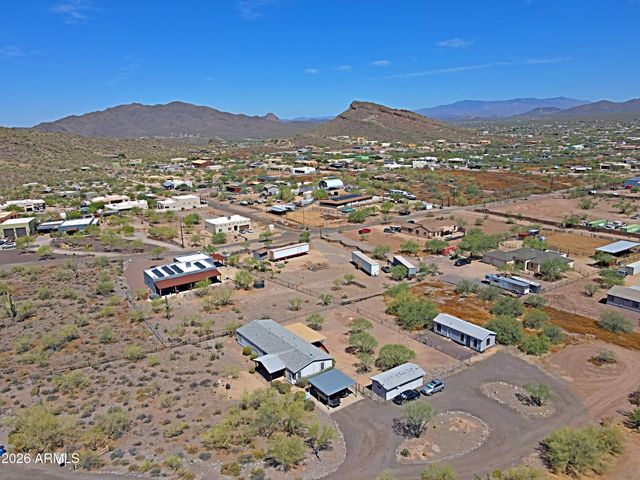 42721 N 14 Street, New River, AZ 85087