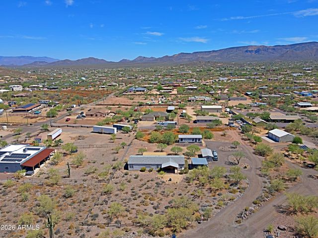 42721 N 14 Street, New River, AZ 85087