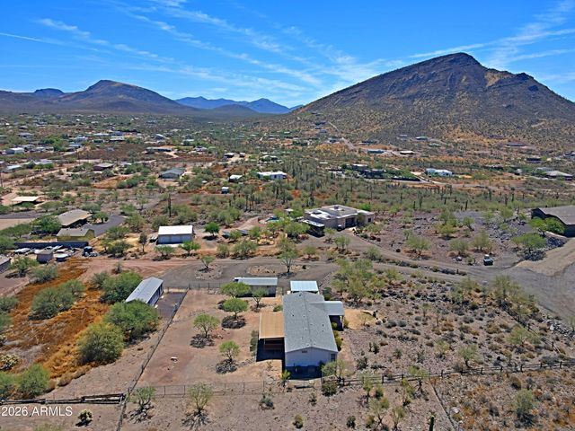 42721 N 14 Street, New River, AZ 85087