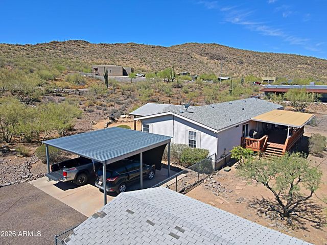 42721 N 14 Street, New River, AZ 85087