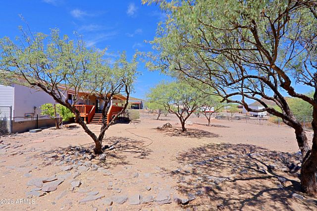 42721 N 14 Street, New River, AZ 85087
