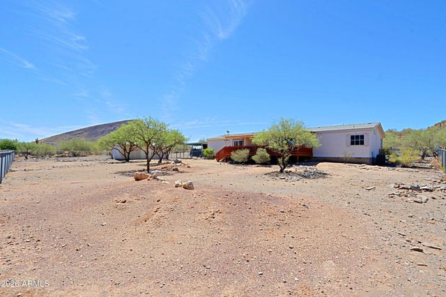 42721 N 14 Street, New River, AZ 85087