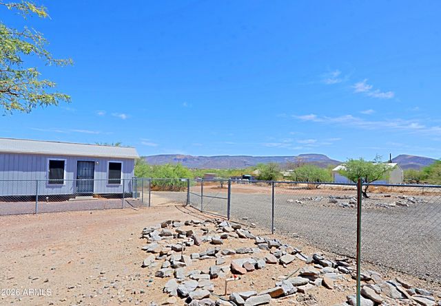 42721 N 14 Street, New River, AZ 85087