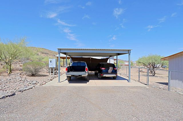42721 N 14 Street, New River, AZ 85087
