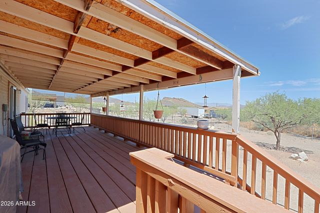 42721 N 14 Street, New River, AZ 85087