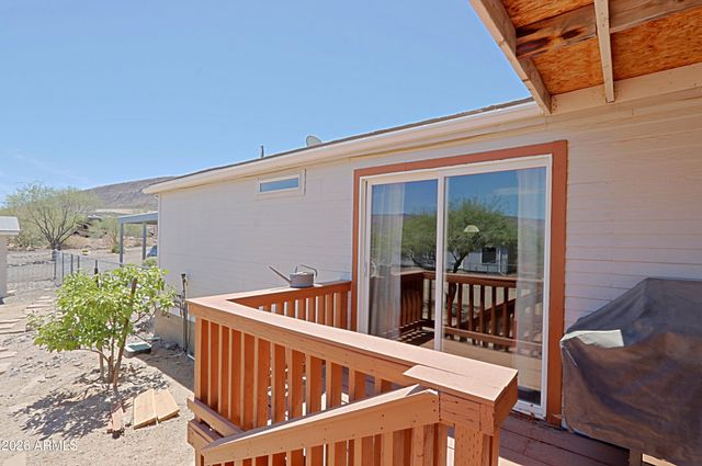 42721 N 14 Street, New River, AZ 85087
