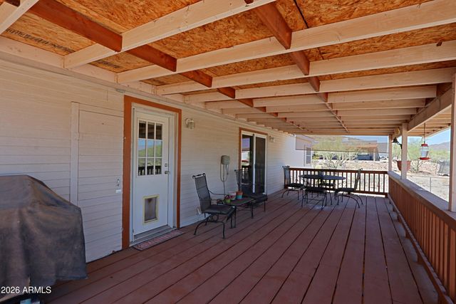 42721 N 14 Street, New River, AZ 85087