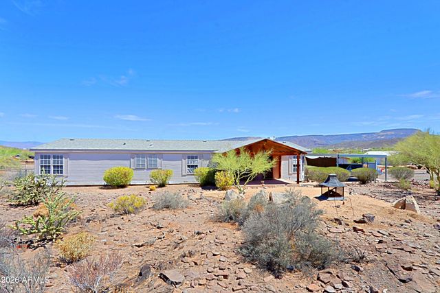 42721 N 14 Street, New River, AZ 85087