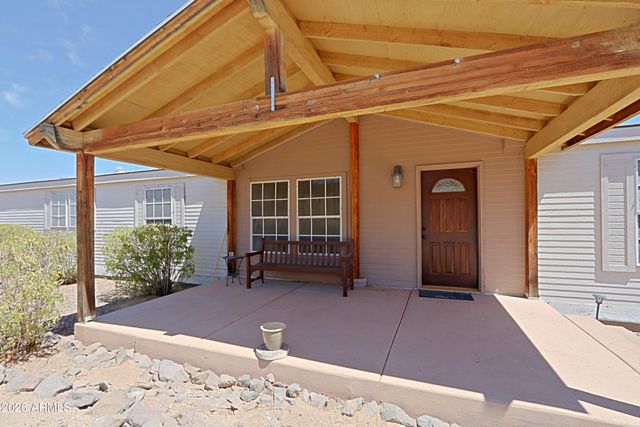 42721 N 14 Street, New River, AZ 85087