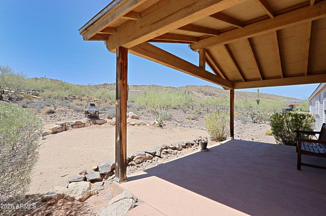42721 N 14 Street, New River, AZ 85087