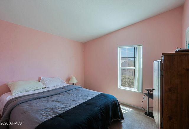 42721 N 14 Street, New River, AZ 85087