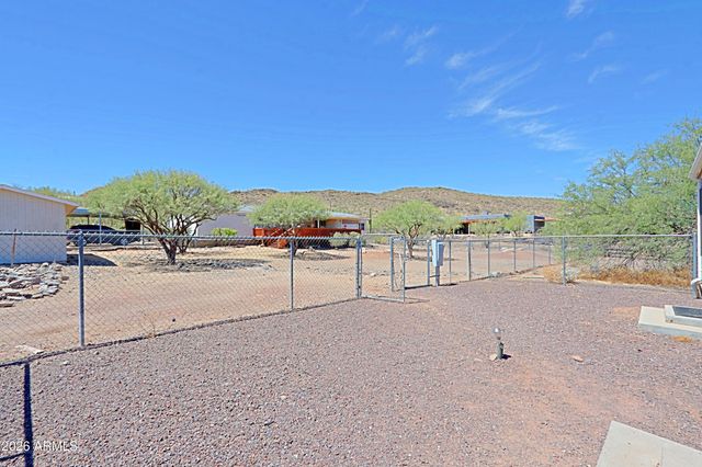 42721 N 14 Street, New River, AZ 85087