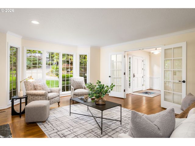1618 S CORBETT HILL Cir, Portland, OR 97219