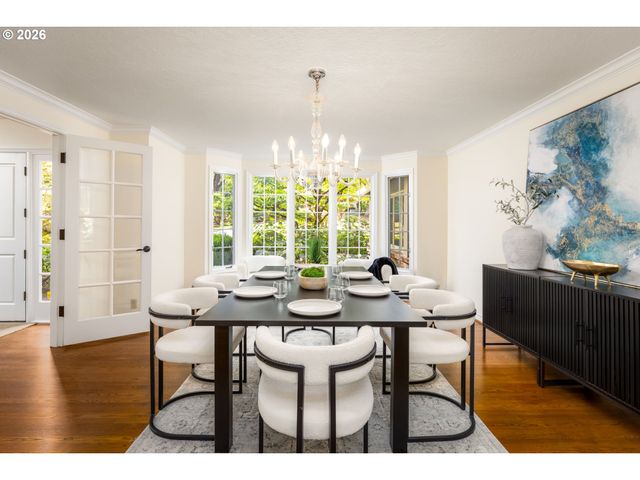 1618 S CORBETT HILL Cir, Portland, OR 97219
