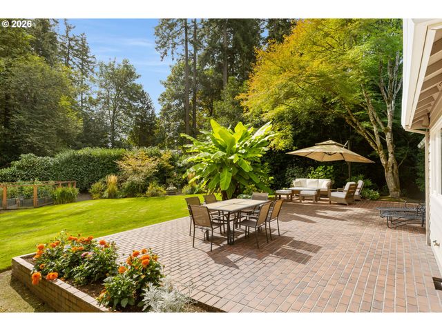 1618 S CORBETT HILL Cir, Portland, OR 97219