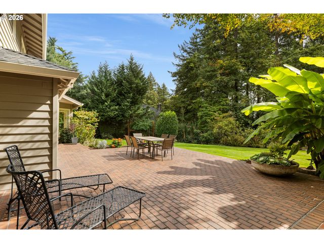 1618 S CORBETT HILL Cir, Portland, OR 97219