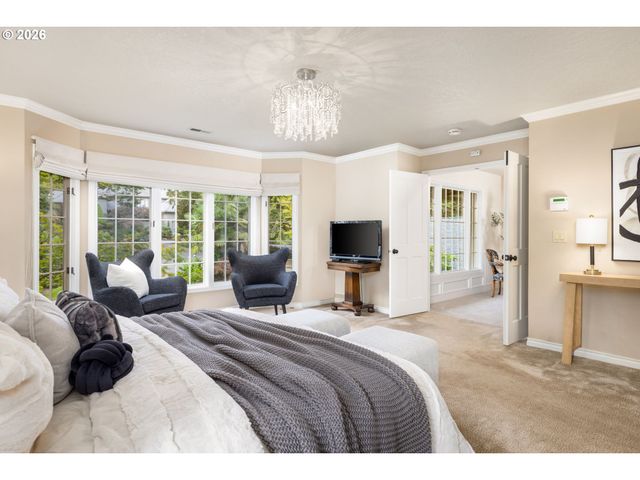 1618 S CORBETT HILL Cir, Portland, OR 97219