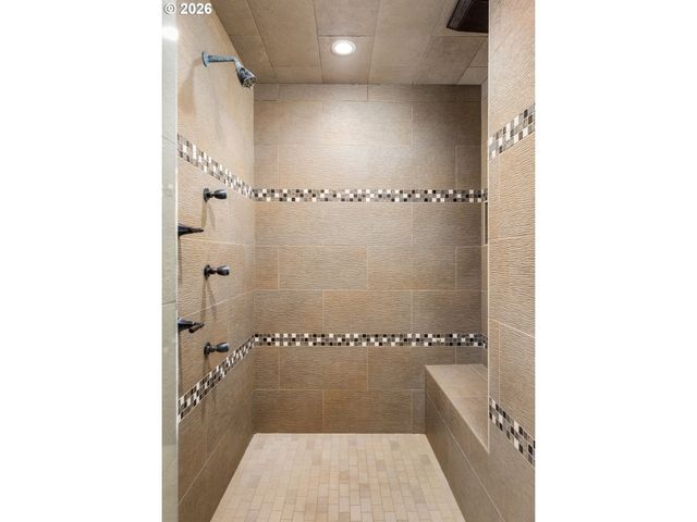 1618 S CORBETT HILL Cir, Portland, OR 97219
