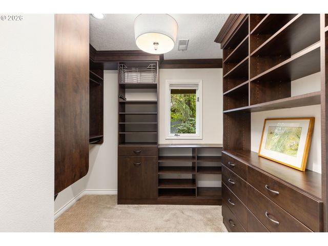 1618 S CORBETT HILL Cir, Portland, OR 97219