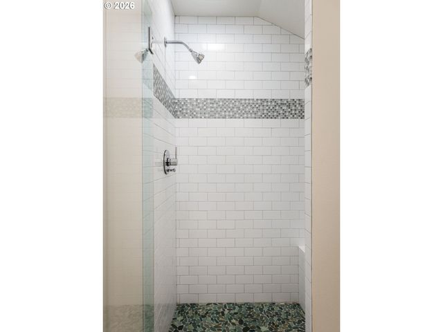 1618 S CORBETT HILL Cir, Portland, OR 97219