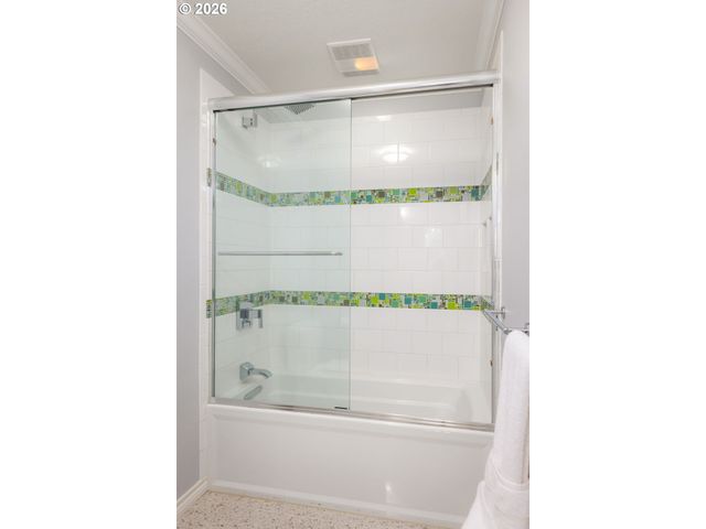 1618 S CORBETT HILL Cir, Portland, OR 97219