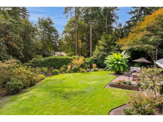 1618 S CORBETT HILL Cir, Portland, OR 97219