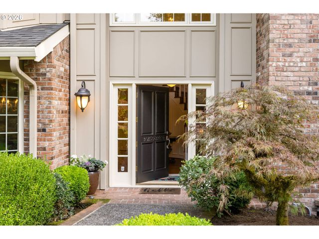 1618 S CORBETT HILL Cir, Portland, OR 97219