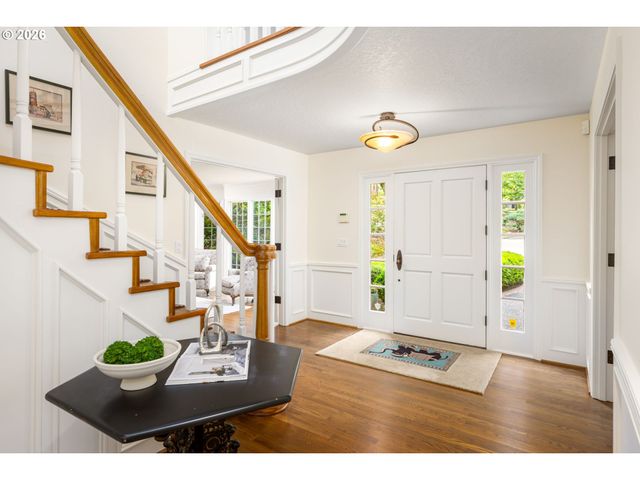 1618 S CORBETT HILL Cir, Portland, OR 97219