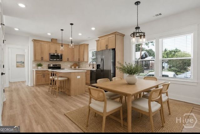 1005 E 35th Street, Savannah, GA 31401