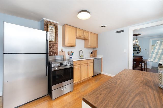 89 School St 2, Boston, MA 02129