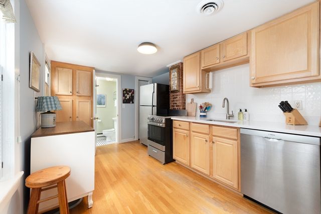 89 School St 2, Boston, MA 02129