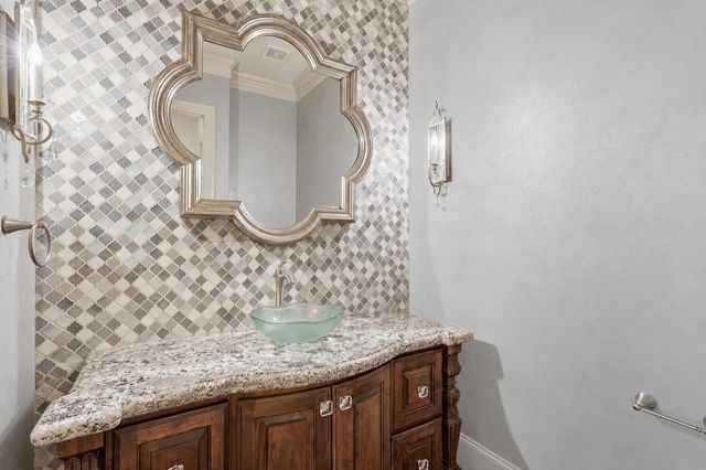 7 Haven Shore Lane, Sugar Land, TX 77479
